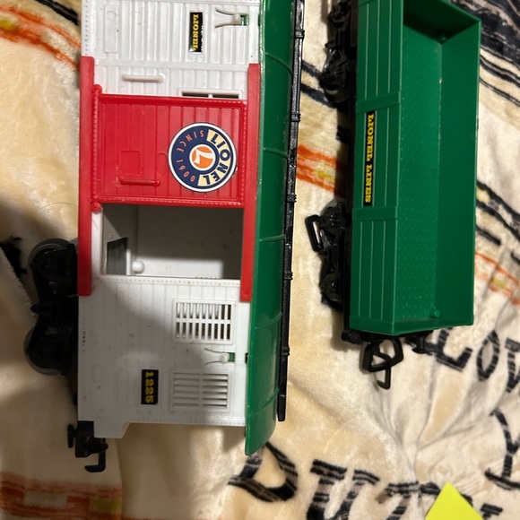 Lionel trains 4 random - Picture 3 of 3